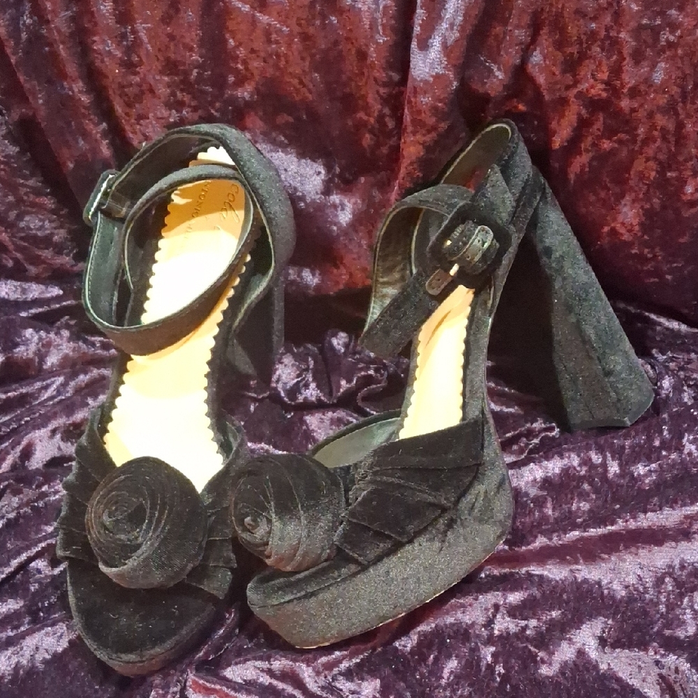 ANTONIO MELANI Black Heels with Ankle Straps and Chunky Heel